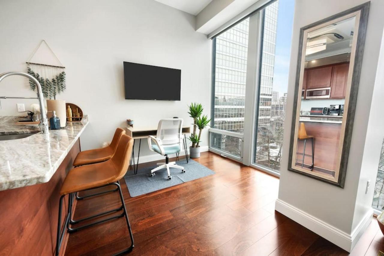 Hostwise Stays - The Washington At Chatham - Free Parking, Private Gym, More! ピッツバーグ エクステリア 写真
