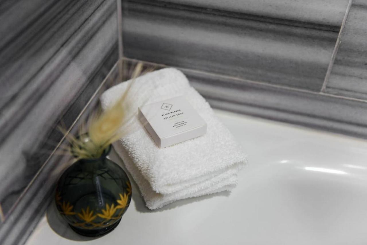 Hostwise Stays - The Washington At Chatham - Free Parking, Private Gym, More! ピッツバーグ エクステリア 写真